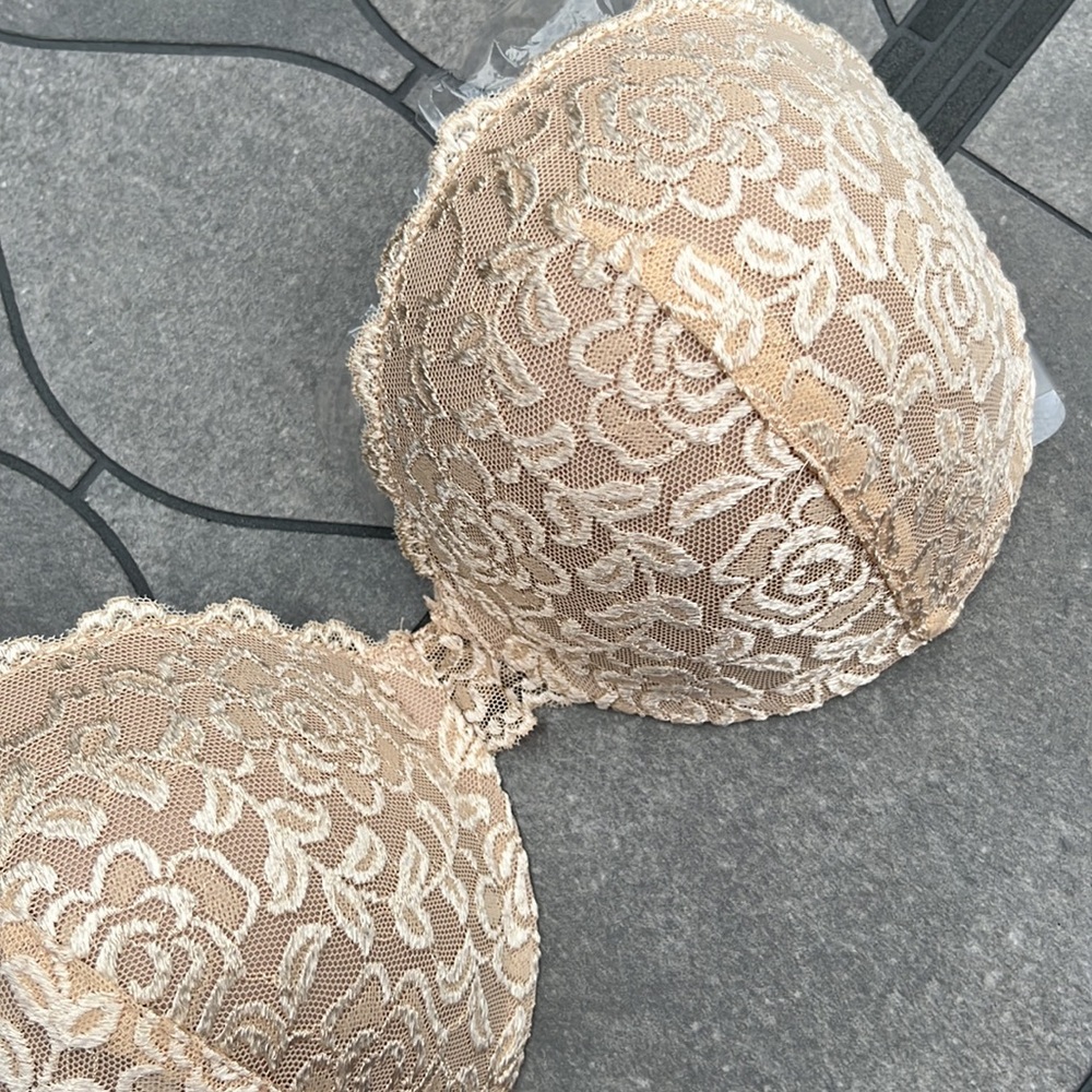 New in Box Lace Backless Strapless Bra, nude, fits D cup